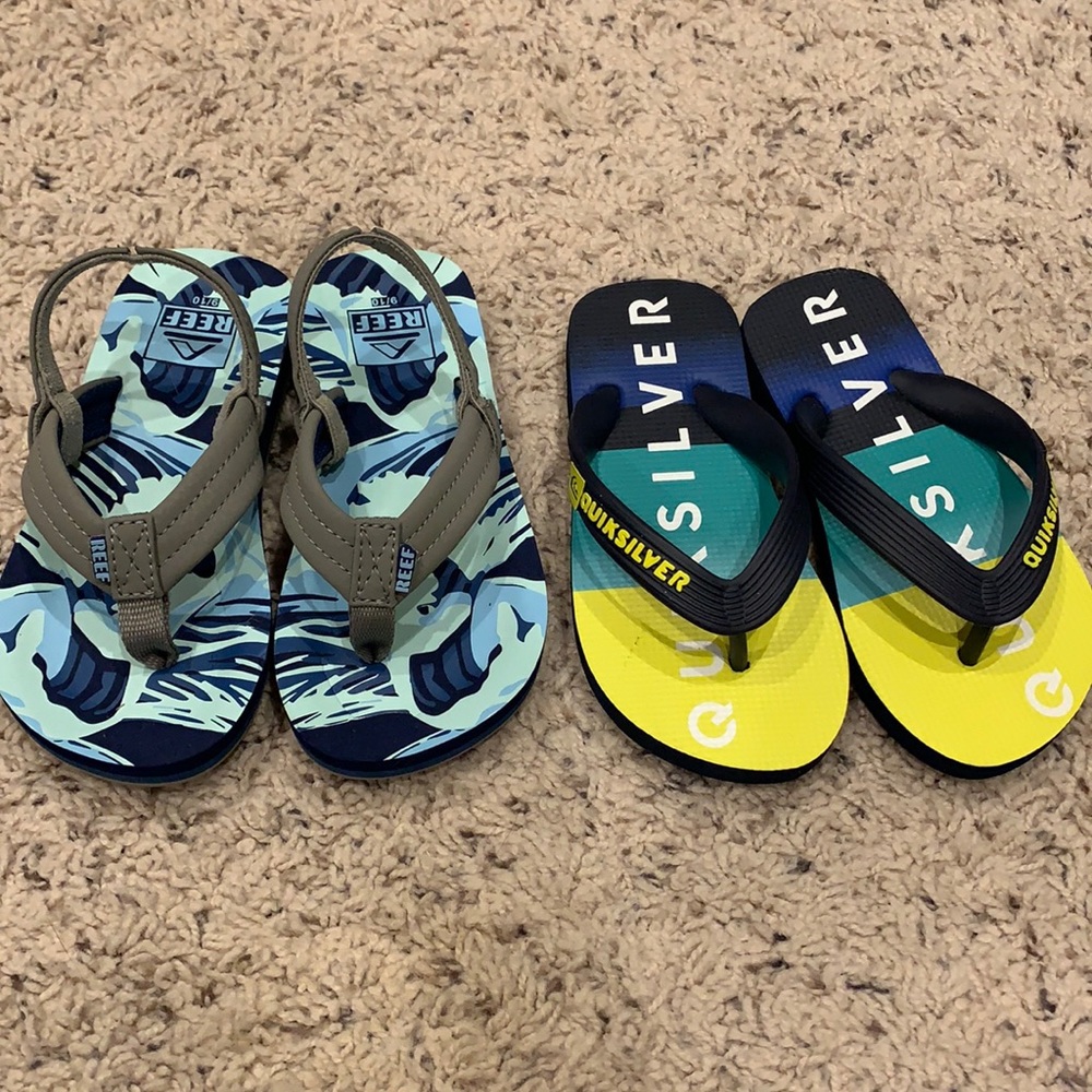 2 pair size 10 toddler flip flops